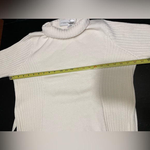 Winter White Belted Turtleneck Sweater - Large - Picture 12 of 13